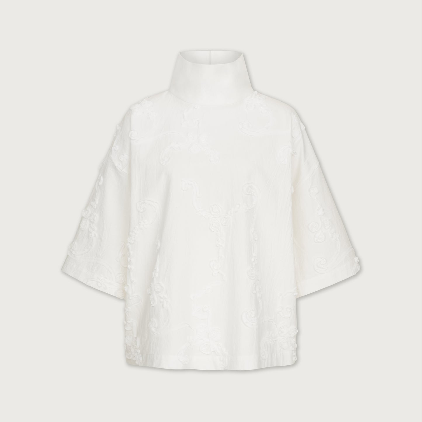 White t-shirt with 3D appliques