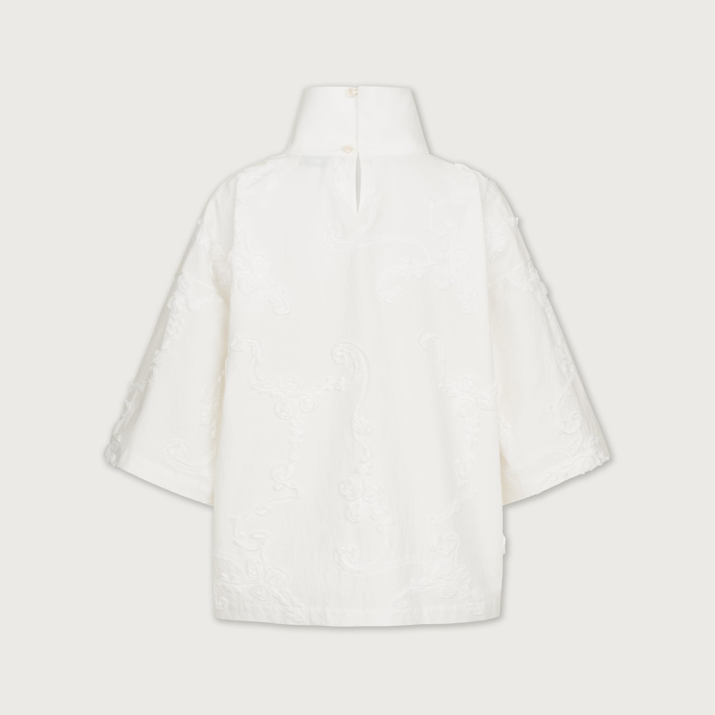 White t-shirt with 3D appliques