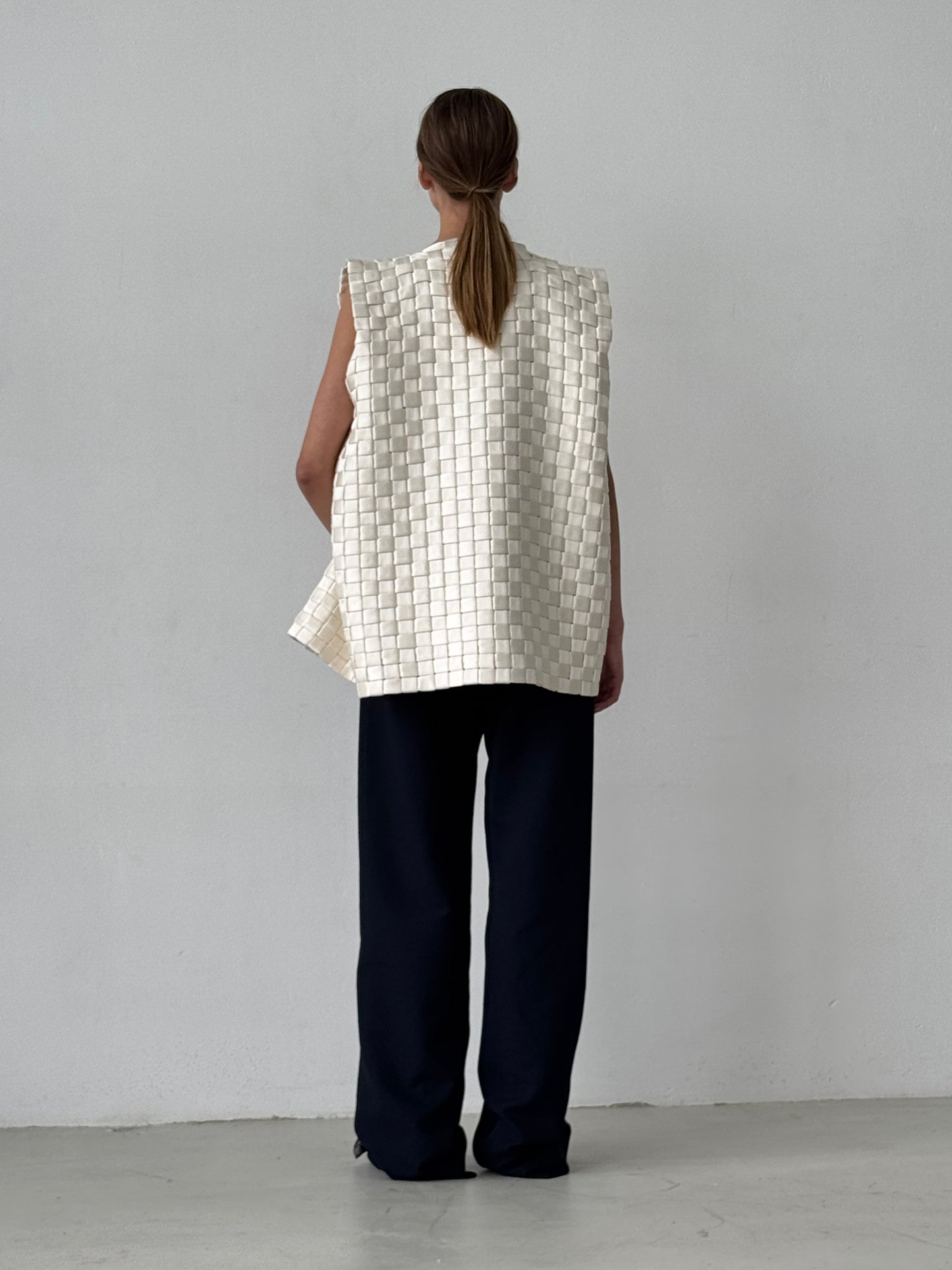 Manualy braided waistcoat