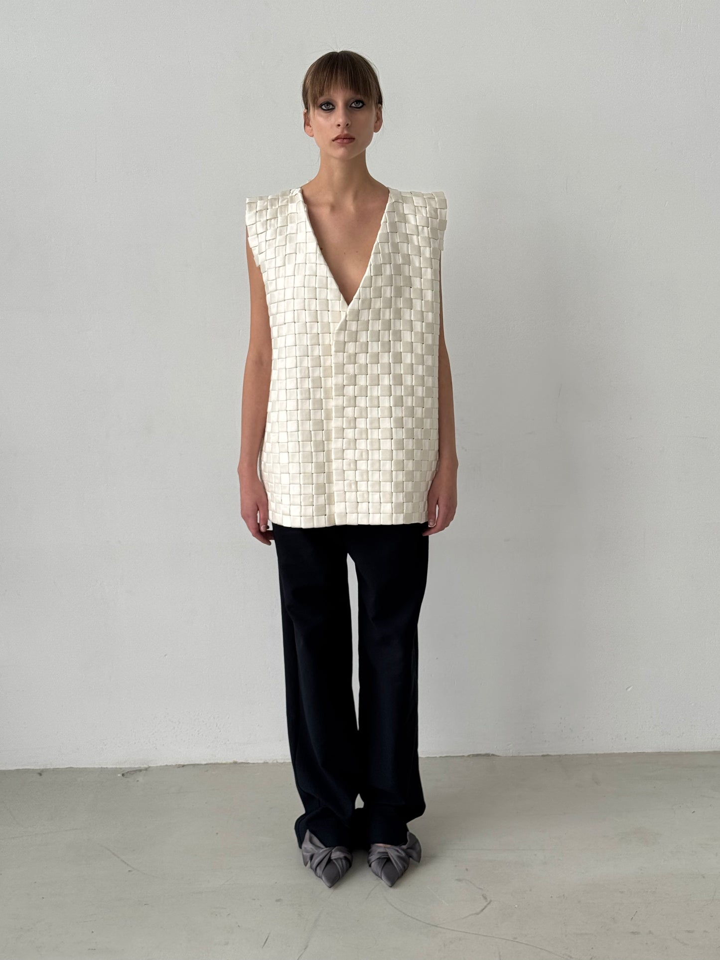 Manualy braided waistcoat