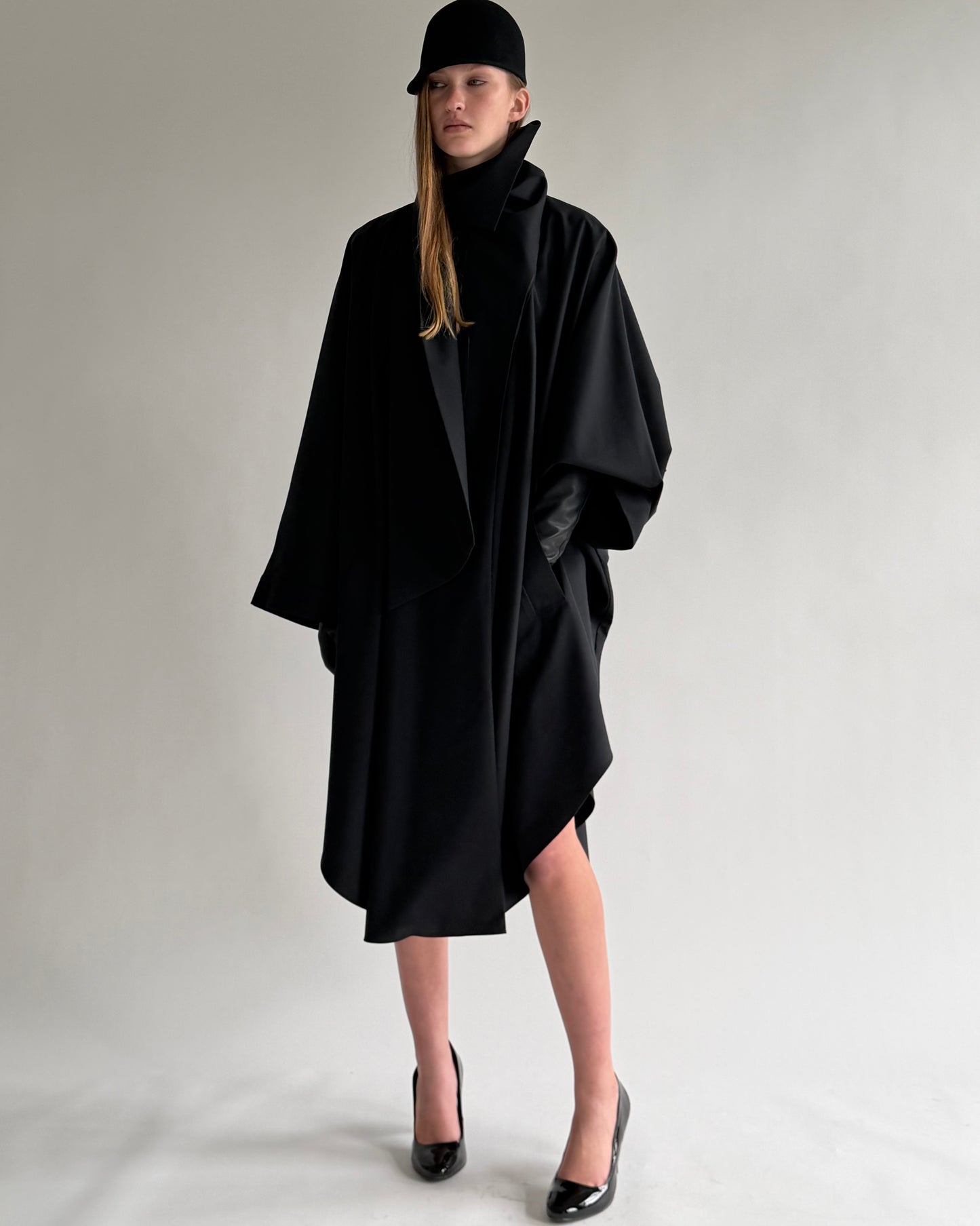 Highneck-longcollar Trench in black