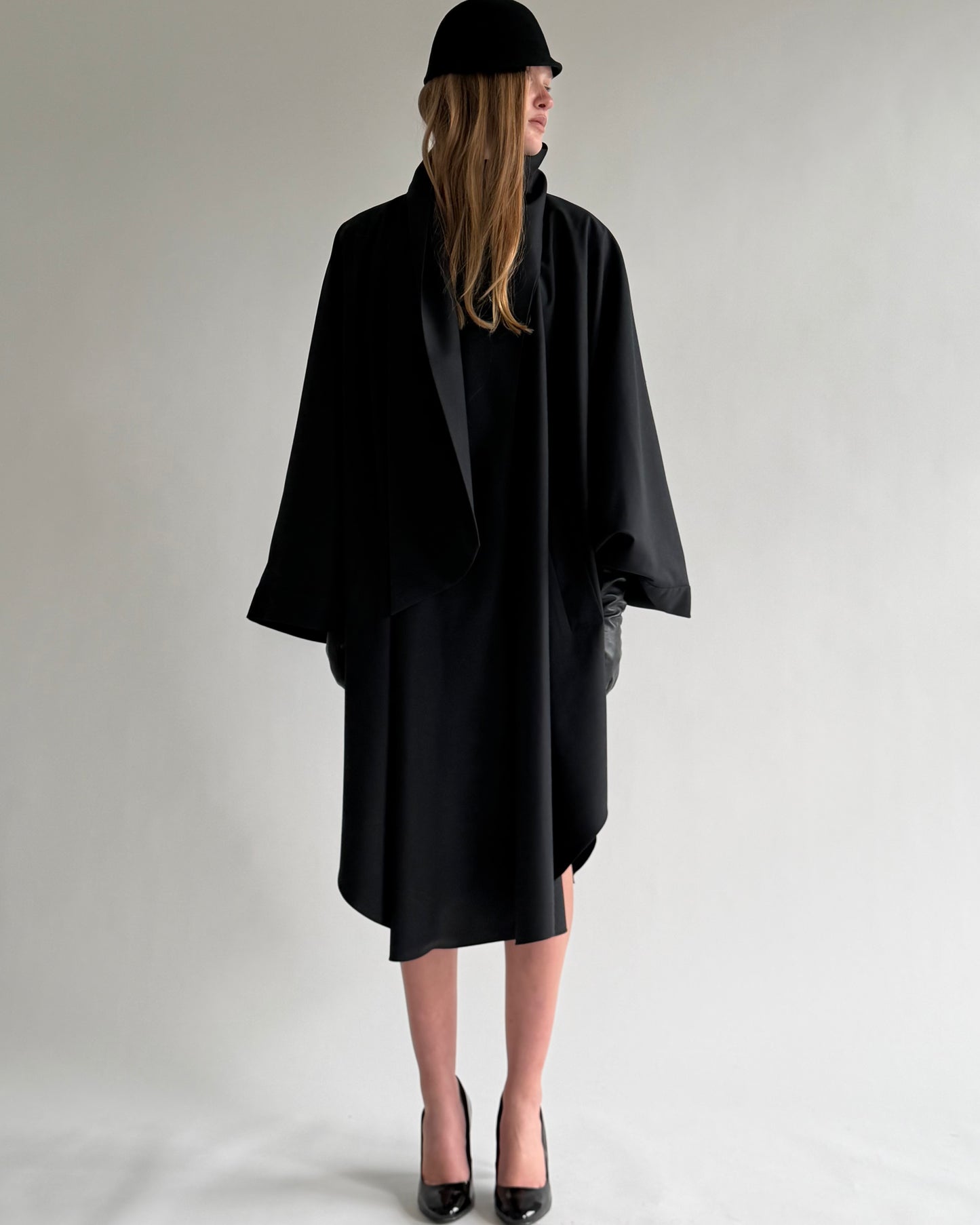 Highneck-longcollar Trench in black