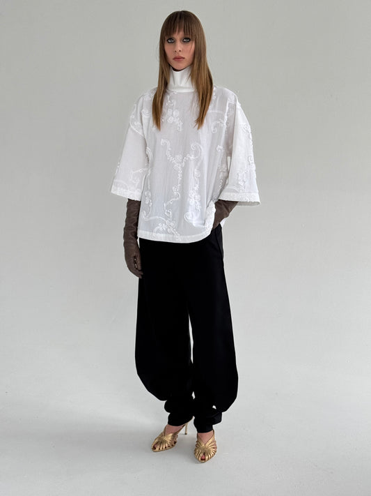 White t-shirt with 3D appliques